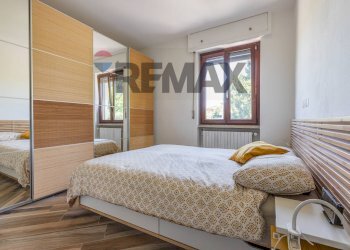 Camera / camera da letto - Three-room apartment Via Diaz
 
15, Buguggiate - photo 18