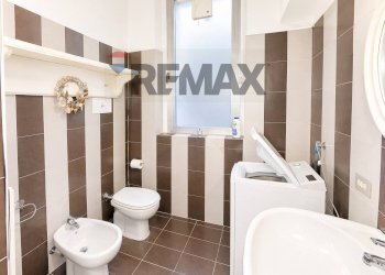 Bagno - Two-room apartment VIA LAGO MAGGIORE
 
55, Leggiuno - photo 22