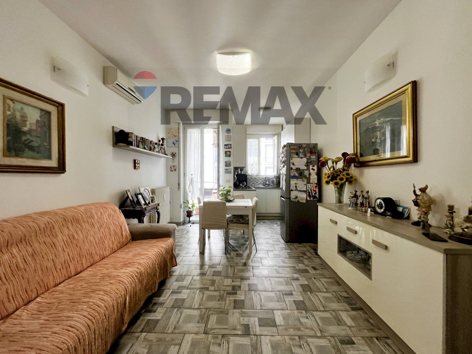 Sala da pranzo - Two-room apartment Via Milano
 
21, Varese - photo 2