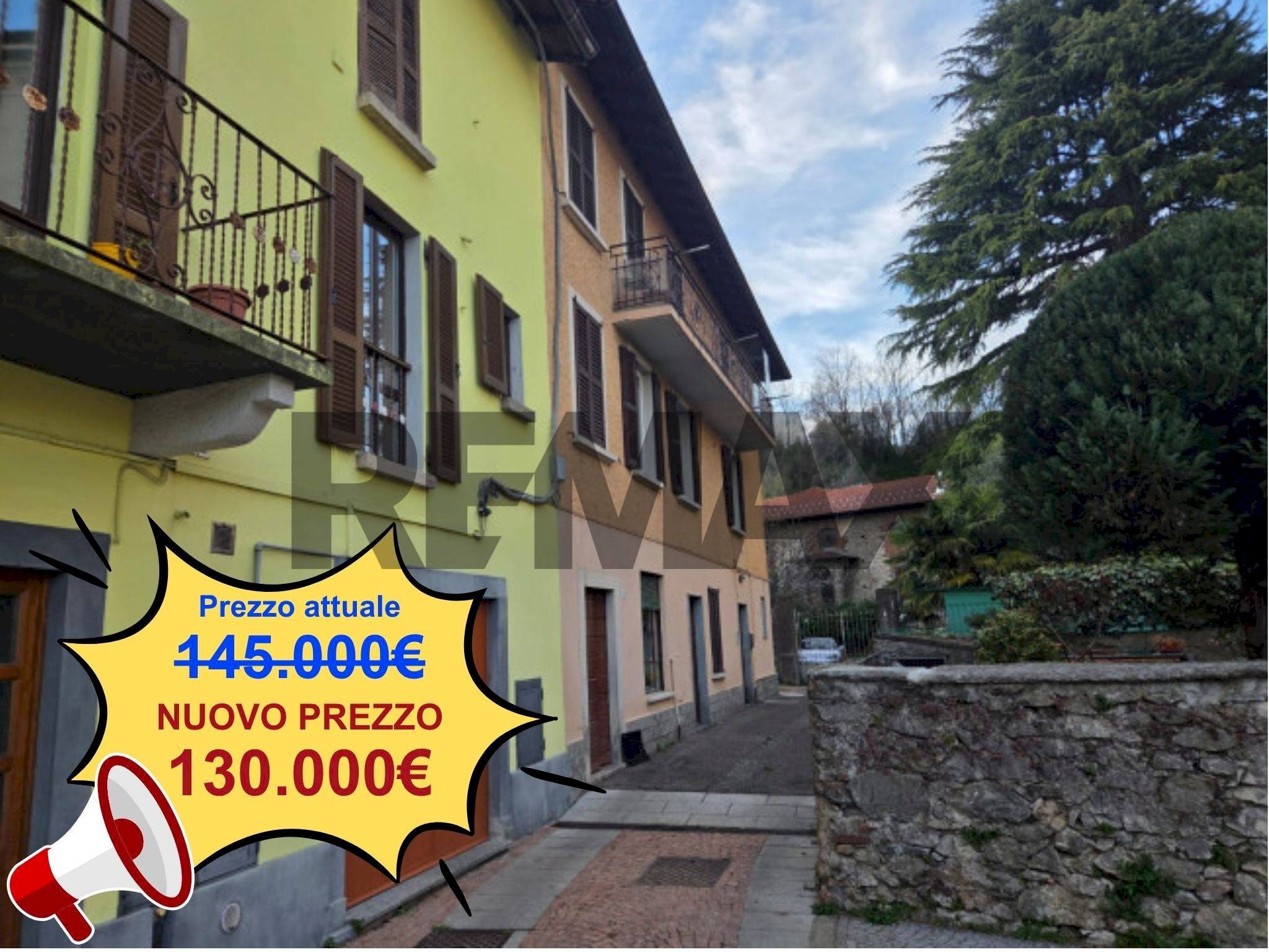 Edificio all\'aperto - Casa semi indipendente PIAZZA FUMAGALLI
 
11, Arcisate - foto 1