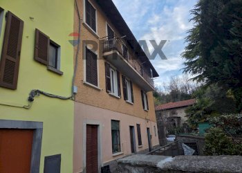 Edificio all\'aperto - Casa semi indipendente PIAZZA FUMAGALLI
 
11, Arcisate - foto 2