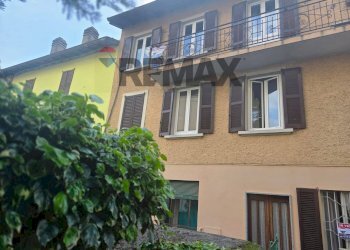 Edificio all\'aperto - Casa semi indipendente PIAZZA FUMAGALLI
 
11, Arcisate - foto 34