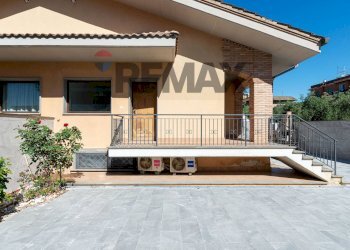 Casa all\'aperto - Villa Via Villa Guardia
 
5, Roma - foto 4