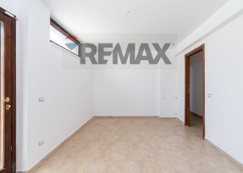 Stanza vuota - Villa Via Villa Guardia
 
5, Roma - foto 22