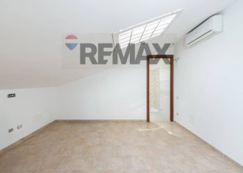 Stanza vuota - Villa Via Villa Guardia
 
5, Roma - foto 25