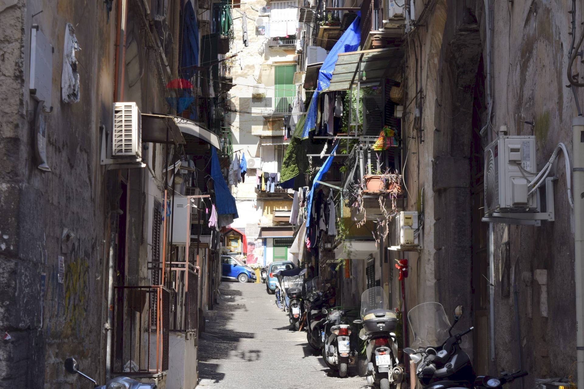 Edificio all\'aperto - Trilocale Vico Cangiani A Santa Maria Antesaecula
 
27, Napoli - foto 1