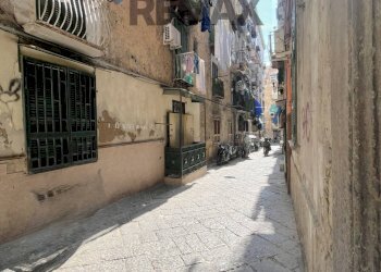 Edificio all\'aperto - Trilocale Vico Cangiani A Santa Maria Antesaecula
 
27, Napoli - foto 5