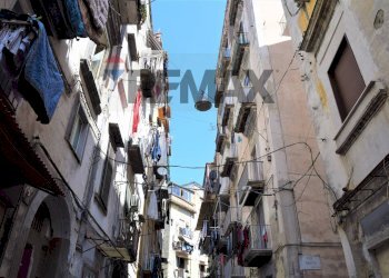 Edificio all\'aperto - Trilocale Vico Cangiani A Santa Maria Antesaecula
 
27, Napoli - foto 14