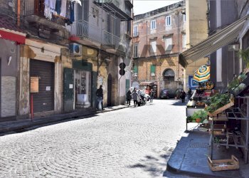 Edificio all\'aperto - Trilocale Vico Cangiani A Santa Maria Antesaecula
 
27, Napoli - foto 17