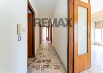 Hall / corridoio - Quadrilocale Via Carnazza
 
2, Tremestieri Etneo - foto 23