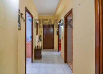 Hall / corridoio - Three-room apartment Via Salvo D'Acquisto
 
21/25, Aci Catena - photo 9
