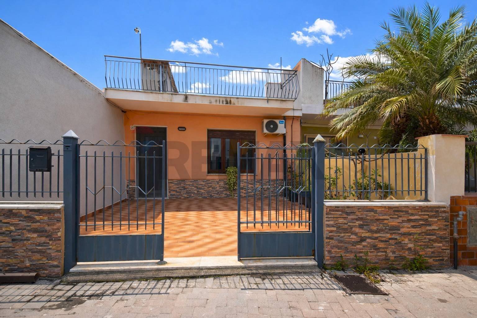 Casa all\'aperto - Casa indipendente Via Baronessa
 
25, Riposto - foto 1