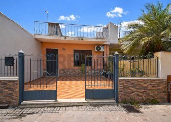 Casa all\'aperto - Casa indipendente Via Baronessa
 
25, Riposto - foto 1
