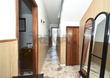 Hall / corridoio - Casa indipendente Via Baronessa
 
25, Riposto - foto 18