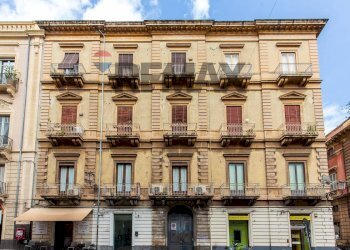 Edificio all\'aperto - Two-room apartment Via Etnea
 
474, Catania - photo 1