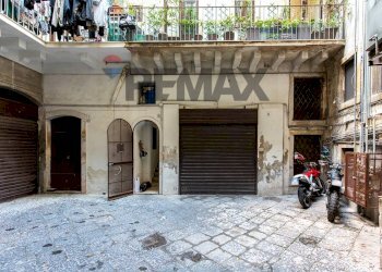 Edificio all\'aperto - Two-room apartment Via Etnea
 
474, Catania - photo 4