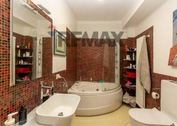 Bagno - Two-room apartment Via Etnea
 
474, Catania - photo 18