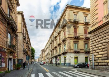 Edificio all\'aperto - Two-room apartment Via Etnea
 
474, Catania - photo 26