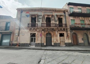 Edificio all\'aperto - Independent house Piazza Municipio
 
1/2/3, Linguaglossa - photo 3