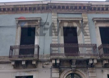 Edificio all\'aperto - Casa indipendente Piazza Municipio
 
1/2/3, Linguaglossa - foto 1