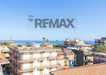 Edificio all\'aperto - Three-room apartment Via Francesco Guglielmino
 
5, Aci Catena - photo 1
