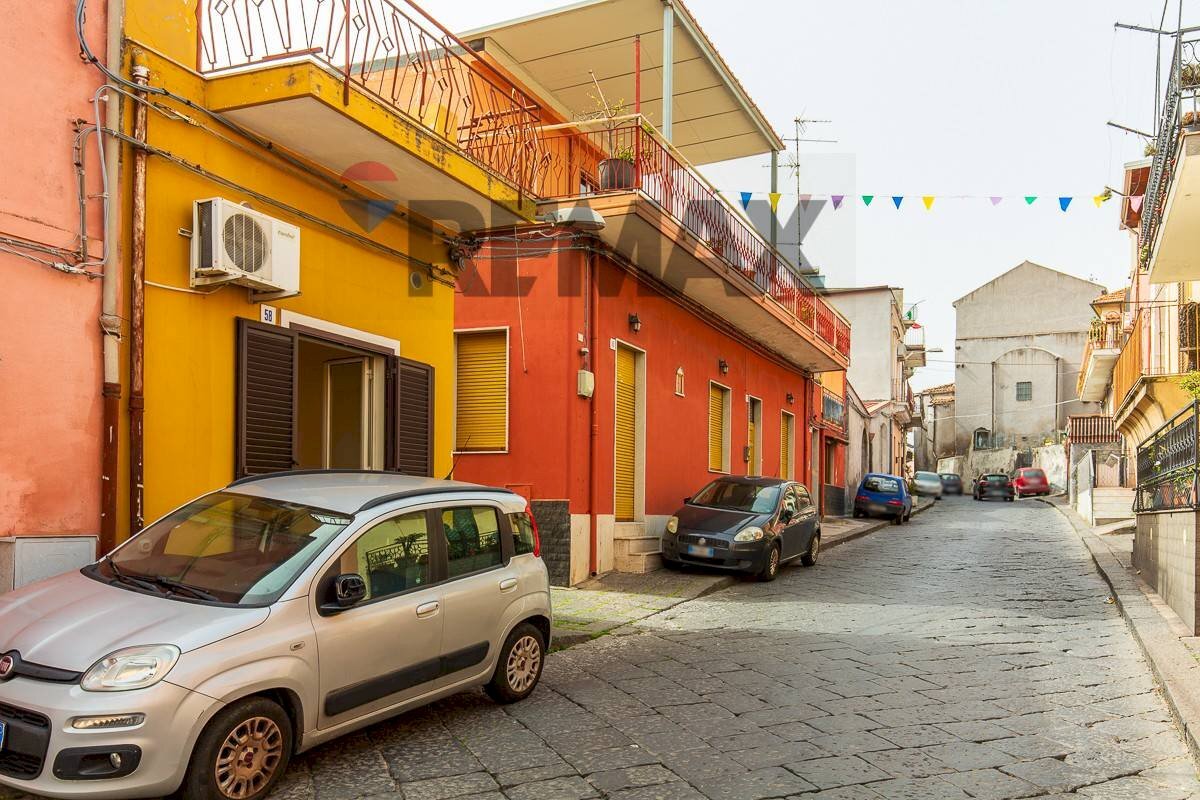 Edificio all\'aperto - Casa indipendente Via S. Piero Patti
 
58, Acireale - foto 3
