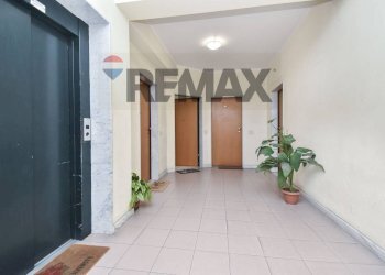 Hall / corridoio - Three-room apartment via regina bianca
 
81, Catania - photo 1
