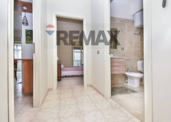 Hall / corridoio - Three-room apartment via regina bianca
 
81, Catania - photo 2