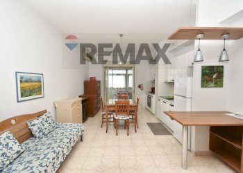 Sala da pranzo - Three-room apartment via regina bianca
 
81, Catania - photo 14