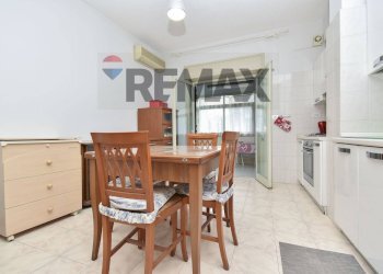 Sala da pranzo - Three-room apartment via regina bianca
 
81, Catania - photo 18