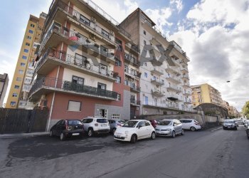 Edificio all\'aperto - Three-room apartment via regina bianca
 
81, Catania - photo 32