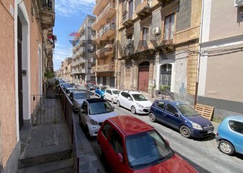 Edificio all\'aperto - Three-room apartment via Finocchiaro Aprile
 
170, Catania - photo 23