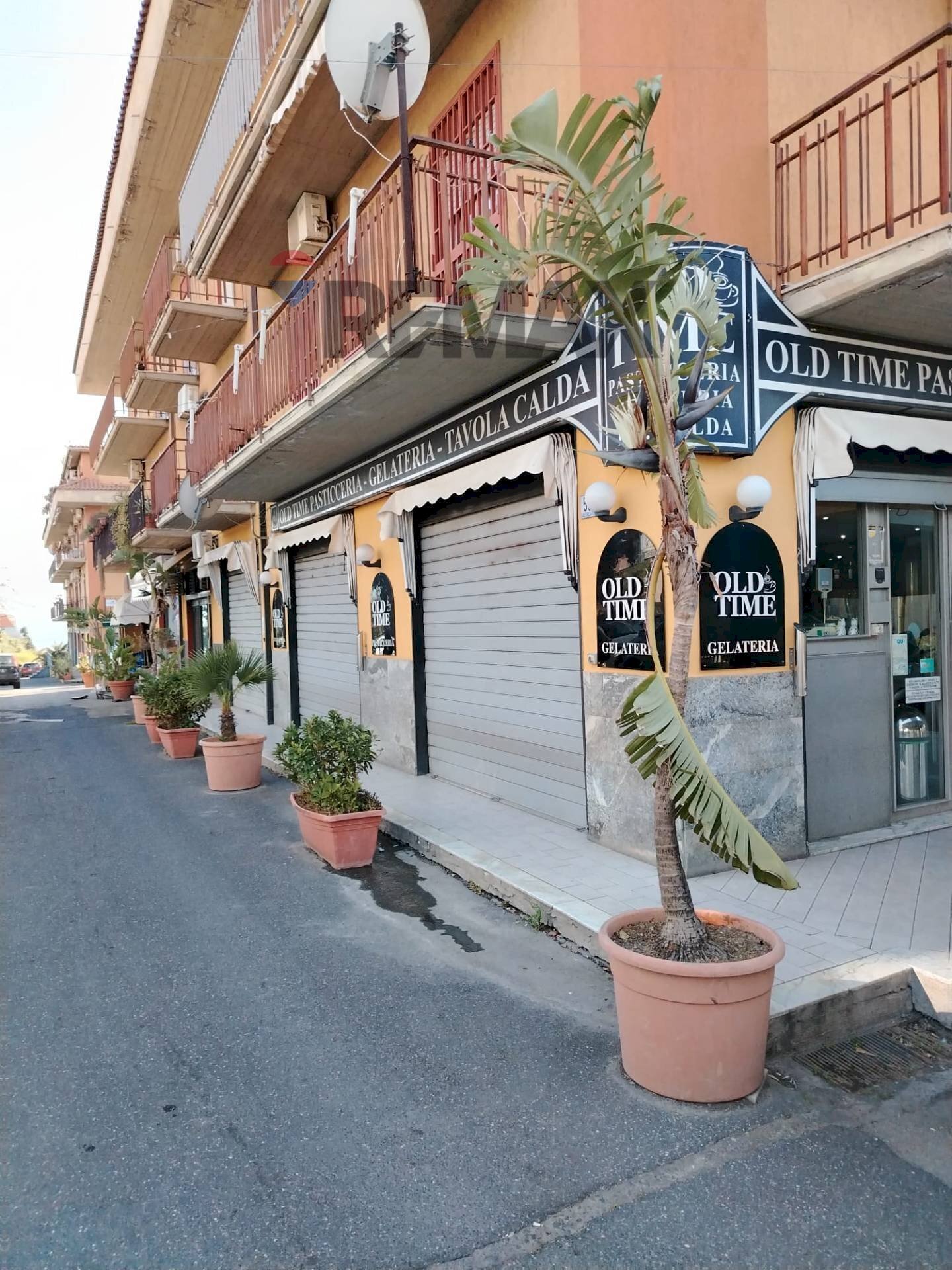Edificio all\'aperto - Cafeteria - Cold Bar Viale della Regione
 
53, Motta Sant'Anastasia - photo 1