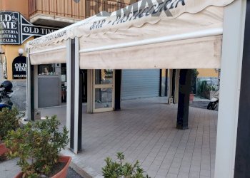 Edificio all\'aperto - Cafeteria - Cold Bar Viale della Regione
 
53, Motta Sant'Anastasia - photo 14