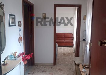 Hall / corridoio - Three-room apartment via Lombardia
 
15, Acireale - photo 6