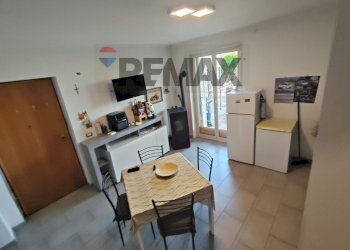Sala da pranzo - Quadrilocale Via Mario Amato
 
38, Mascali - foto 24