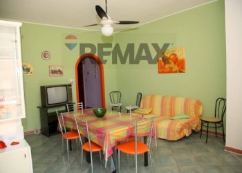 Sala da pranzo - Trilocale via Porticato
 
2, Giardini-Naxos - foto 5