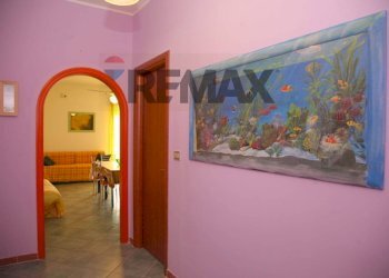 Hall / corridoio - Trilocale via Porticato
 
2, Giardini-Naxos - foto 7