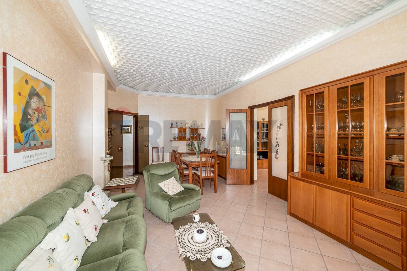 Sala da pranzo - Appartamento Via Giuseppe Bonaventura
 
22, Randazzo - foto 2