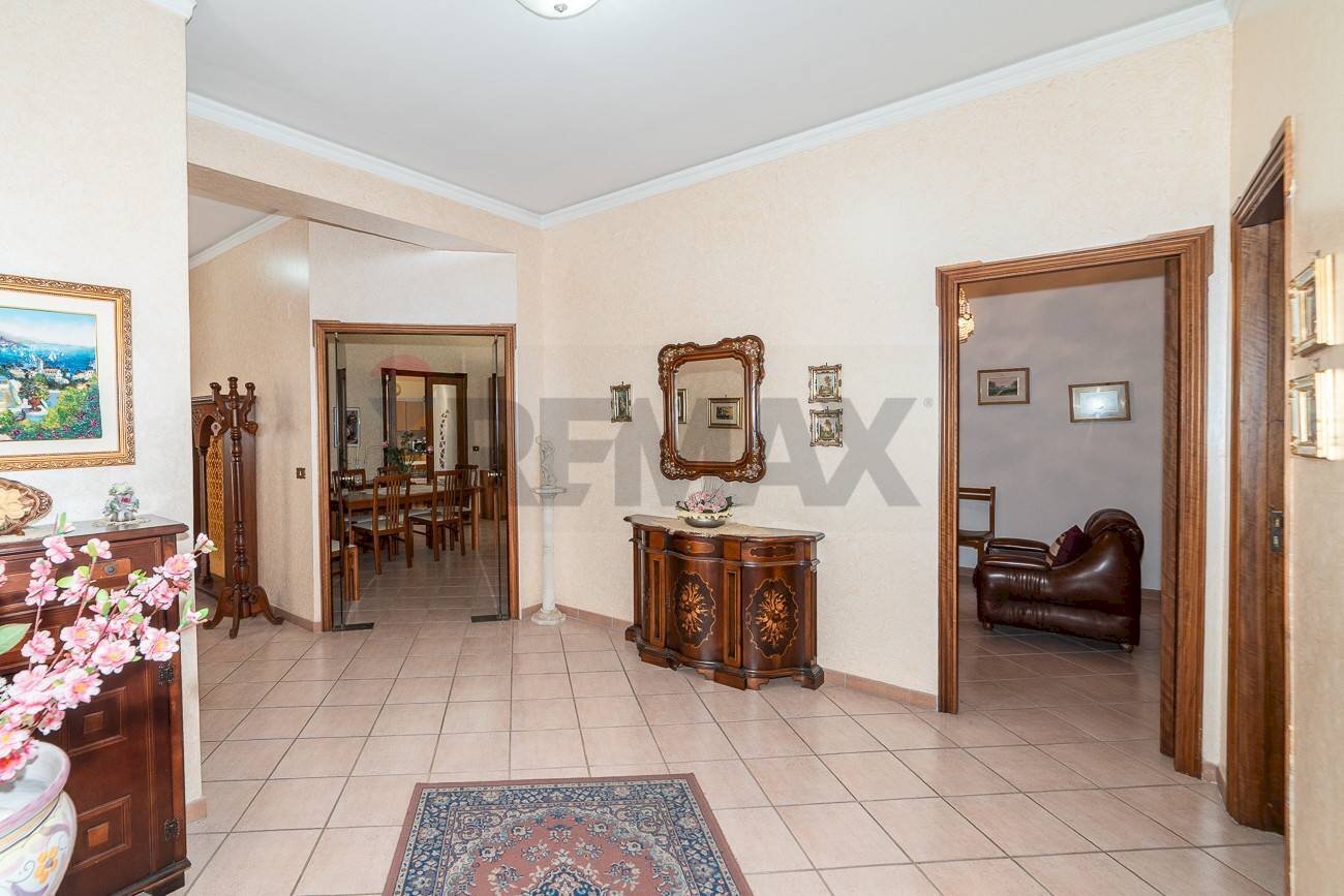 Hall / corridoio - Appartamento Via Giuseppe Bonaventura
 
22, Randazzo - foto 3