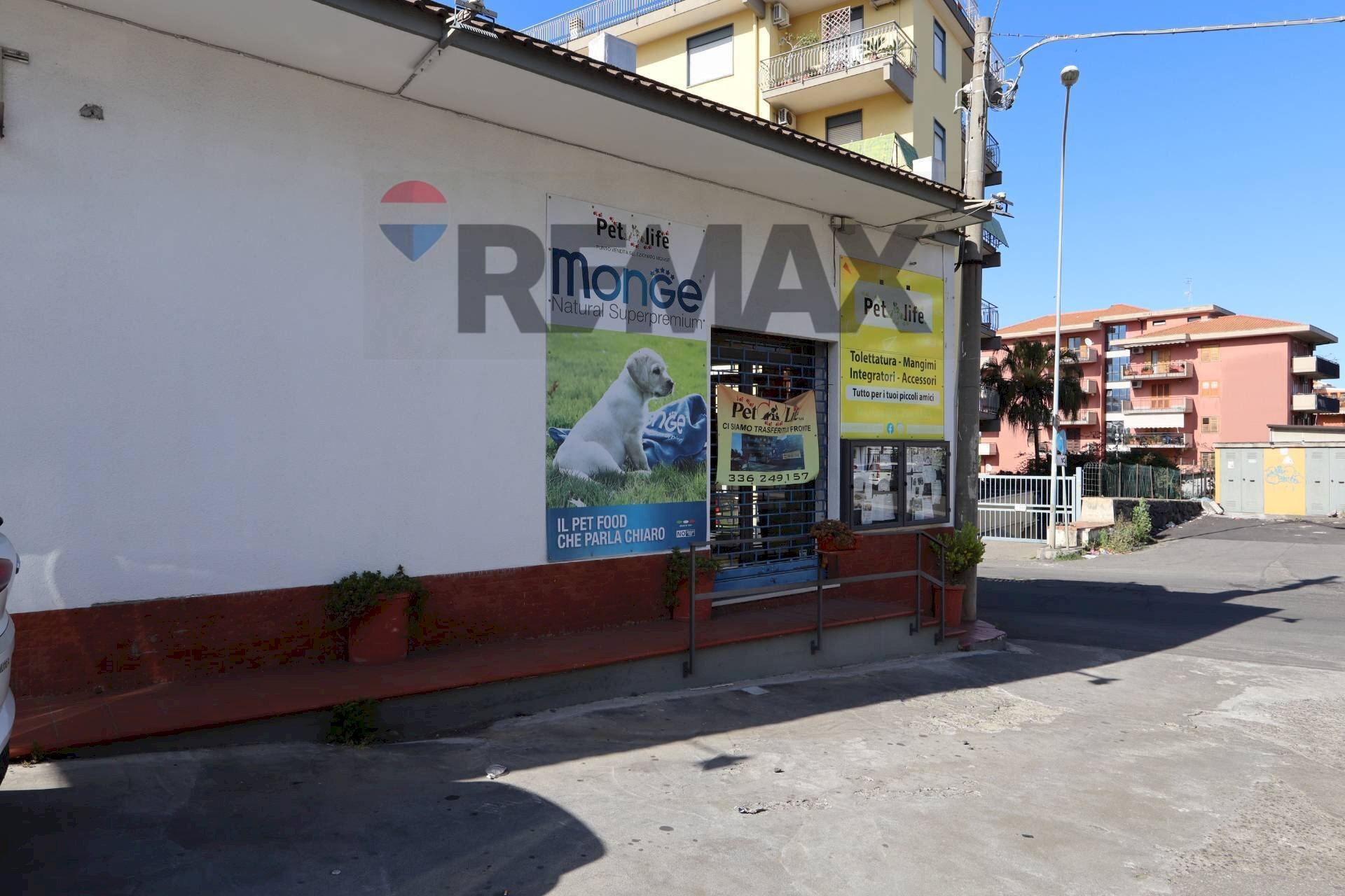 Edificio all\'aperto - Attività Commerciale Viale delle Province
 
85/87/81/83, Giarre - foto 1