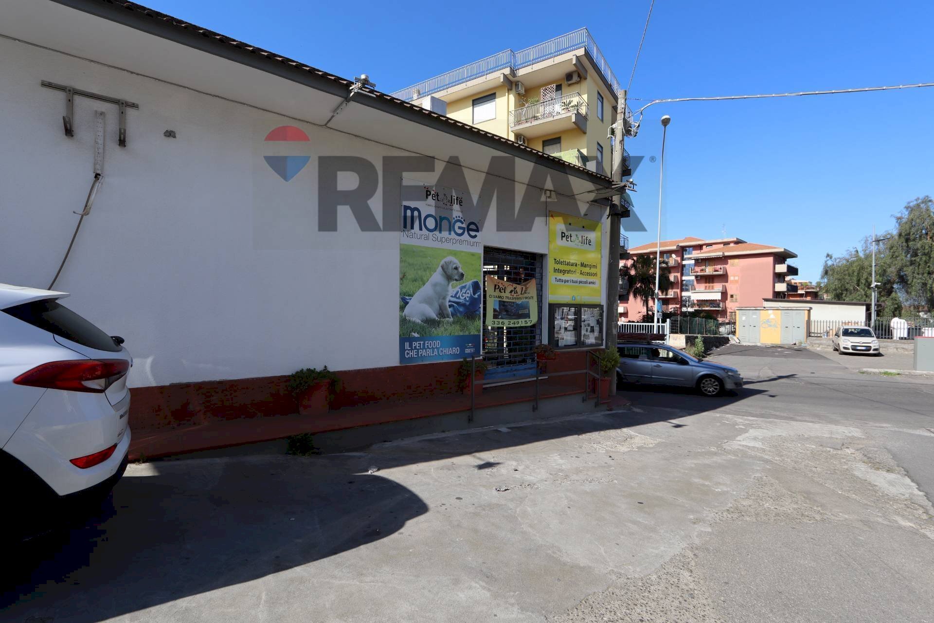 Edificio all\'aperto - Attività Commerciale Viale delle Province
 
85/87/81/83, Giarre - foto 2