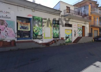 Edificio all\'aperto - Attività Commerciale Viale delle Province
 
85/87/81/83, Giarre - foto 3