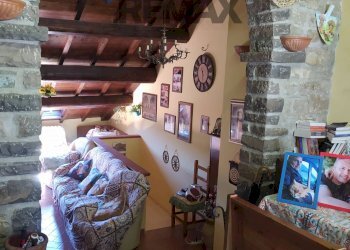 Soggiorno - Casa semi indipendente Località Compito
 
6, Chiusi della Verna - foto 10