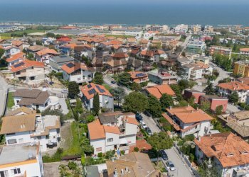 Vista dell\'acqua - Apartment via dei pini
 
34, Montemarciano - photo 6