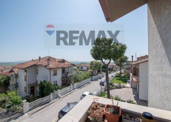 Edificio all\'aperto - Apartment via dei pini
 
34, Montemarciano - photo 18