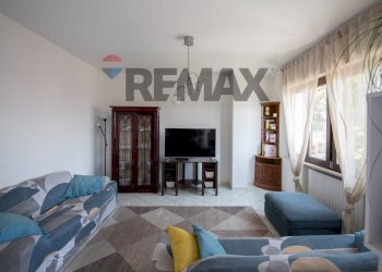 Soggiorno - Apartment via dei pini
 
34, Montemarciano - photo 20