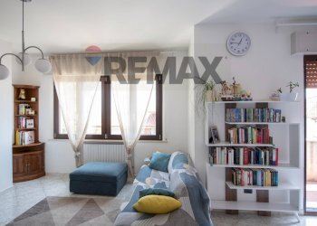 Soggiorno - Apartment via dei pini
 
34, Montemarciano - photo 22