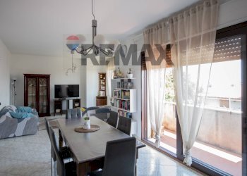 Sala da pranzo - Apartment via dei pini
 
34, Montemarciano - photo 27