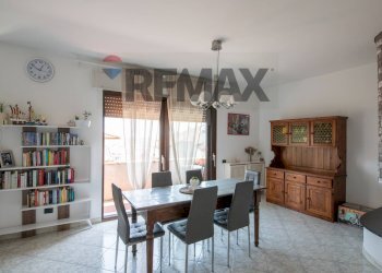 Sala da pranzo - Apartment via dei pini
 
34, Montemarciano - photo 29